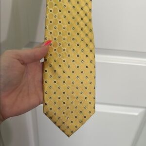 Tommy Hilfiger Yellow Silk Tie with Blue Motifs